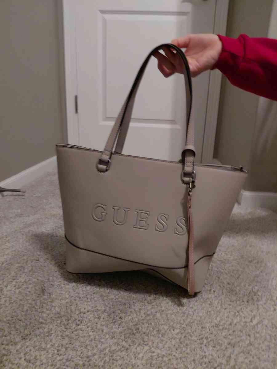 a bag - Lincoln, Nebraska - FleaMarketBay