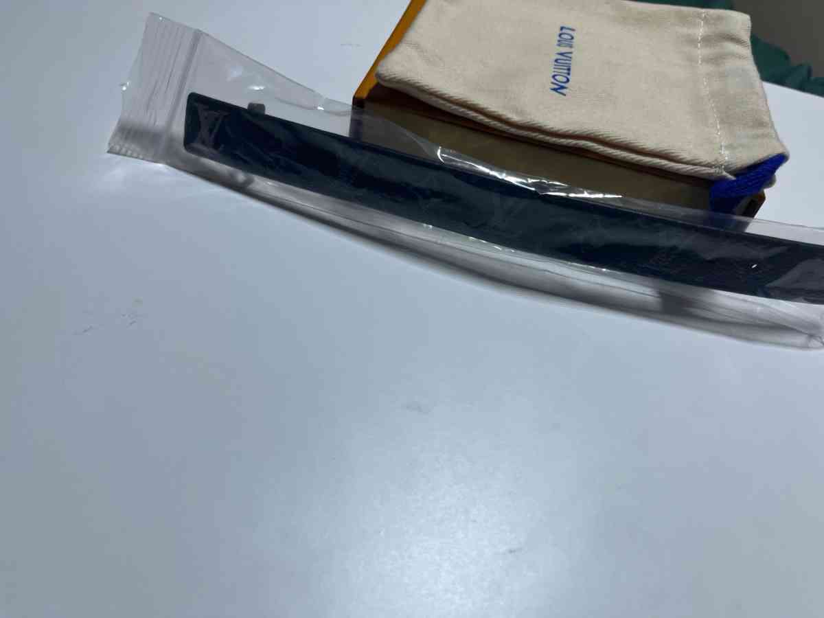 lv slim bracelet size 21 - New York, New York - FleaMarketBay