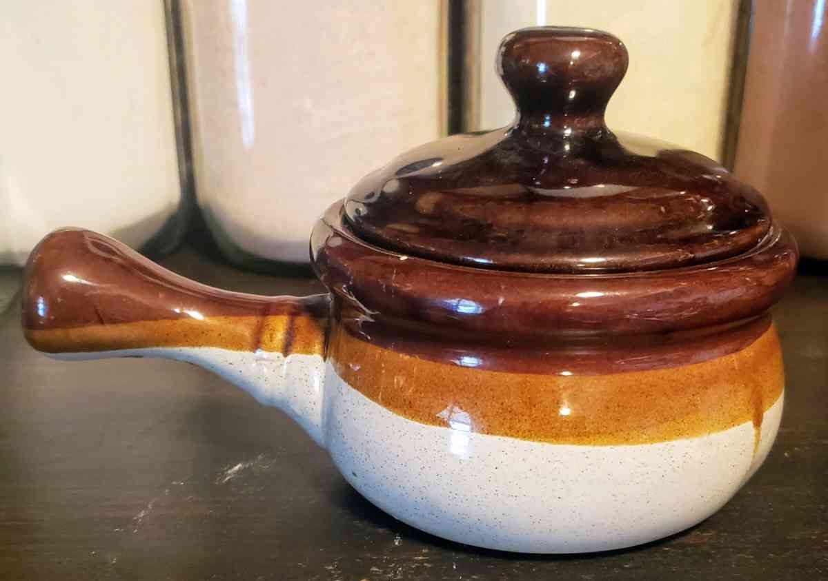 Vintage French Onion Chili Crock Pot with Handle Lid Brown - Herriman, Utah