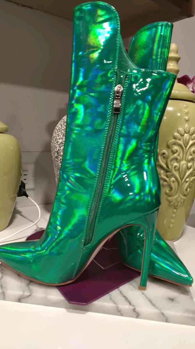 AZALEA WANG - San Diego, California - FleaMarketBay