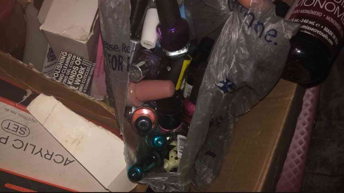 nail supplies - Glendale, Arizona - FleaMarketBay