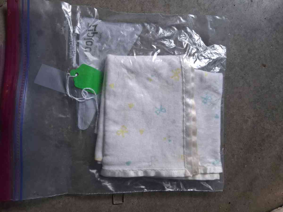 doll clothes dolls and doll house iteams - Kelso, Washington - FleaMarketBay