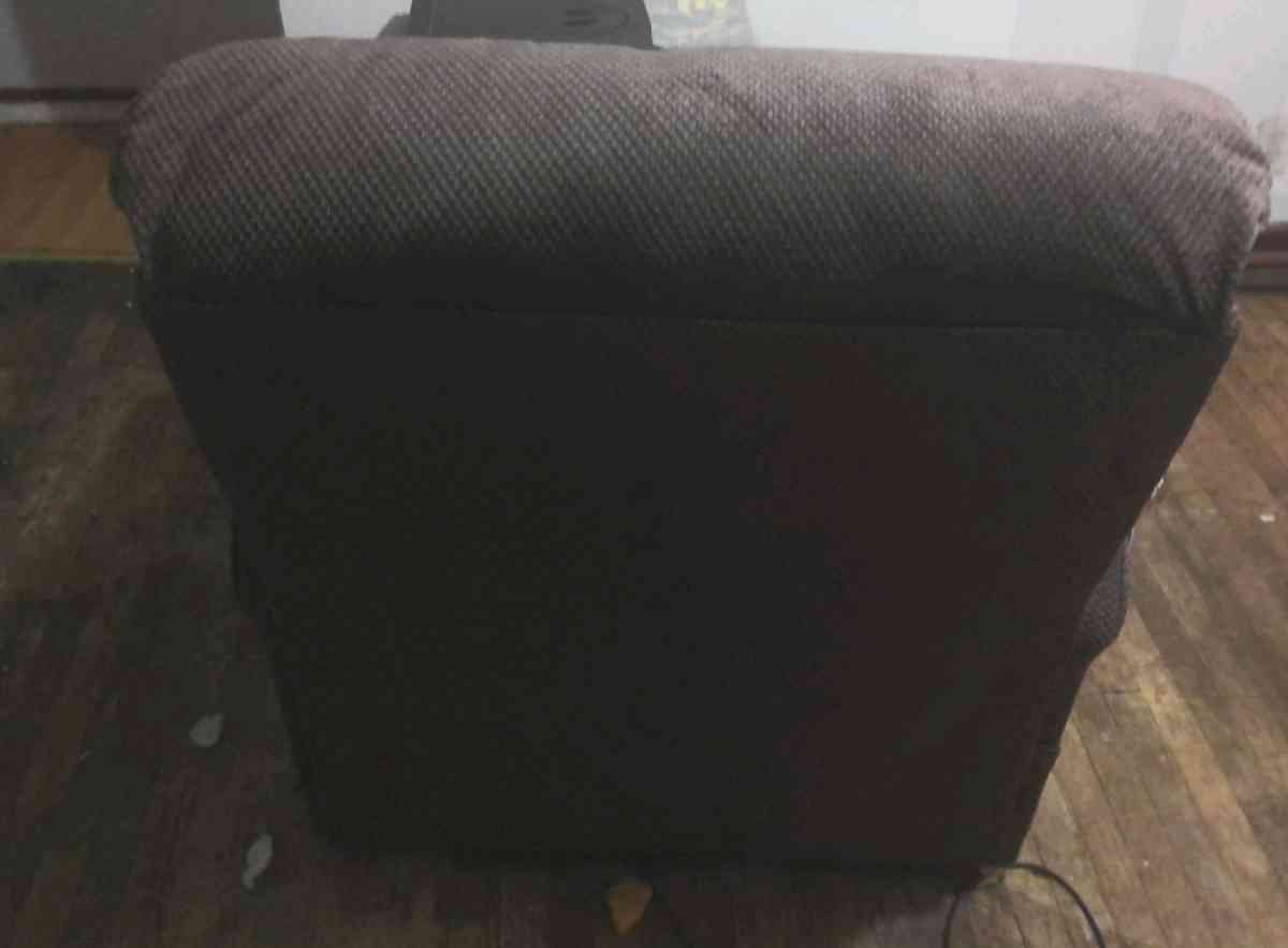 recliner - Summitville, Ohio - FleaMarketBay
