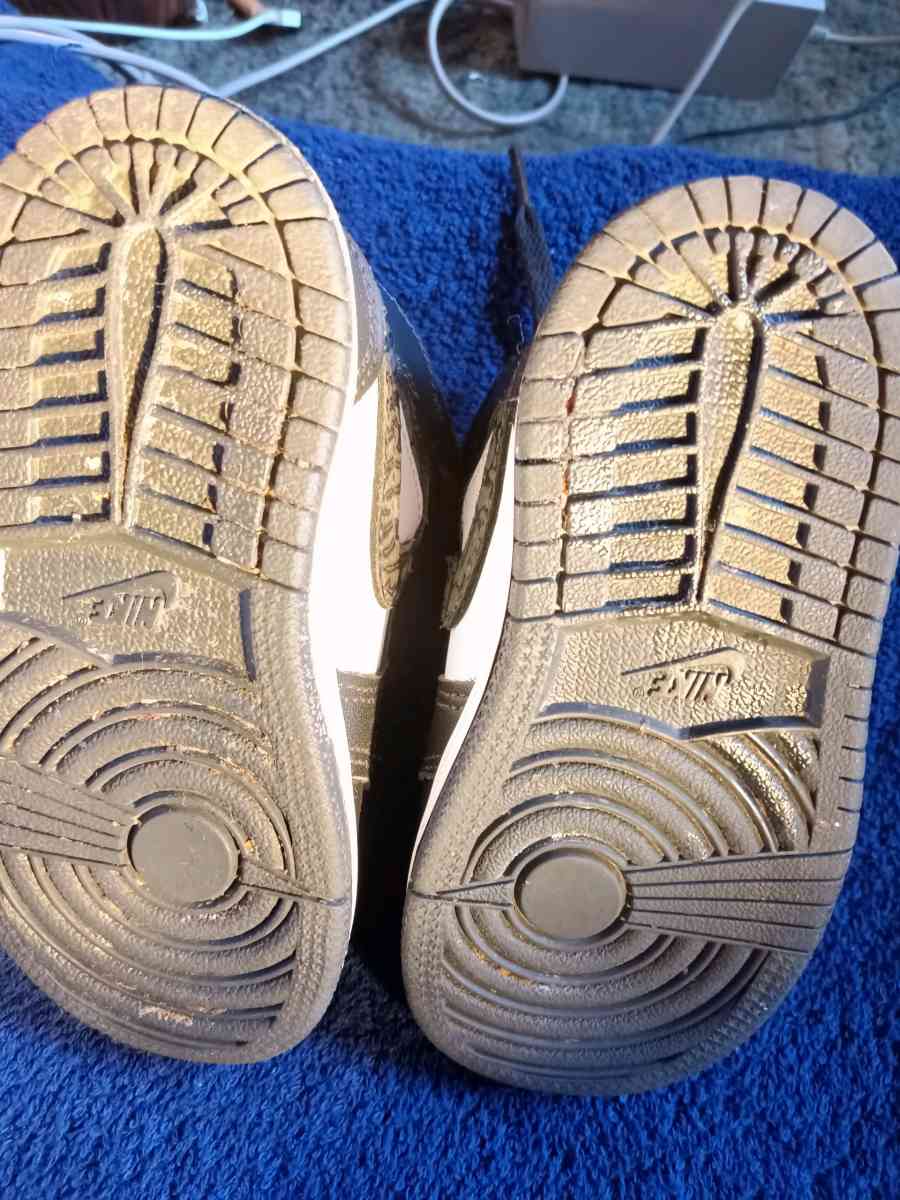 Air Jordan 1 Mid SE GS Panda Elephant infant sz 7 - Philadelphia, Pennsylvania - FleaMarketBay