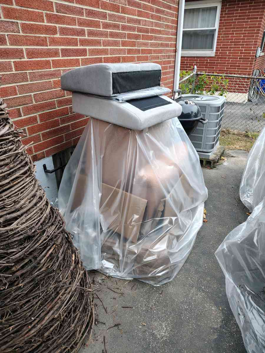 Pieces of Furniture - Dayton, Ohio - FleaMarketBay