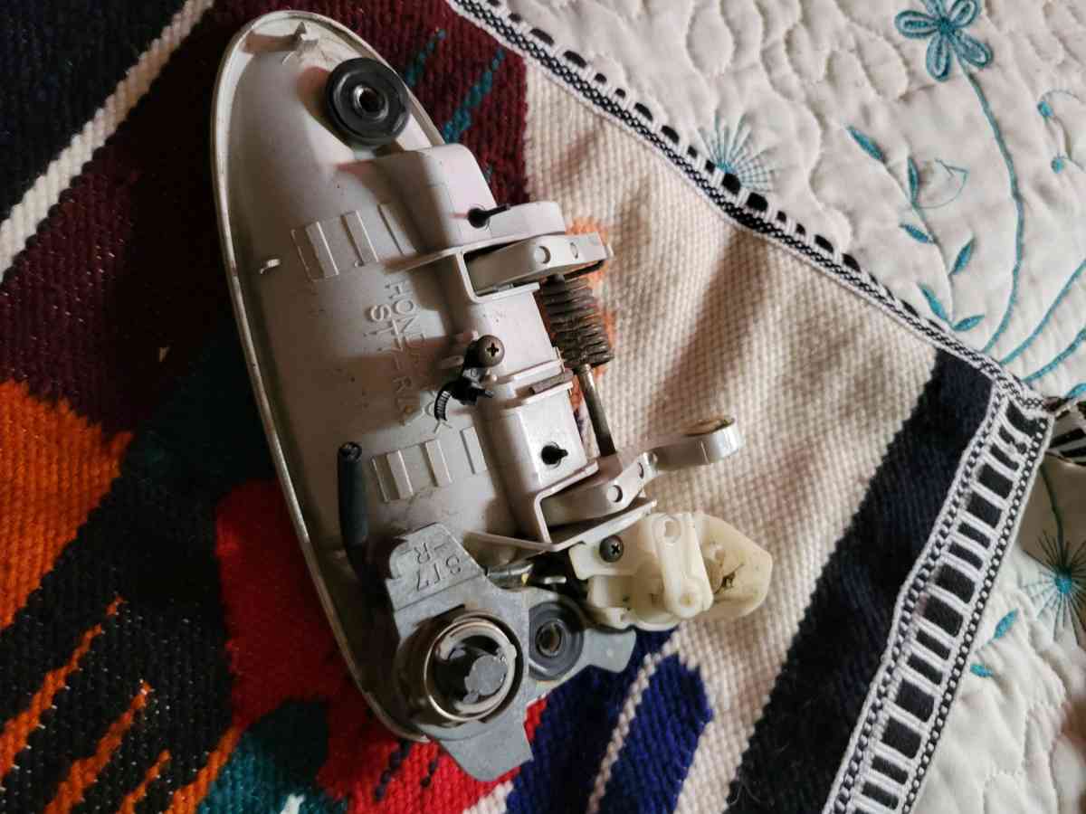 95 2000 Acura integra Passenger doorHandle - Santa Ana, California - FleaMarketBay