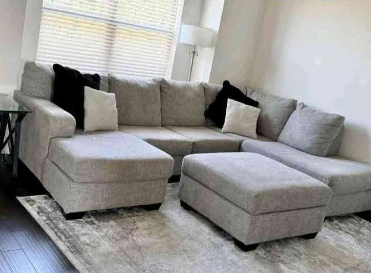 couch - Albuquerque, New Mexico - FleaMarketBay