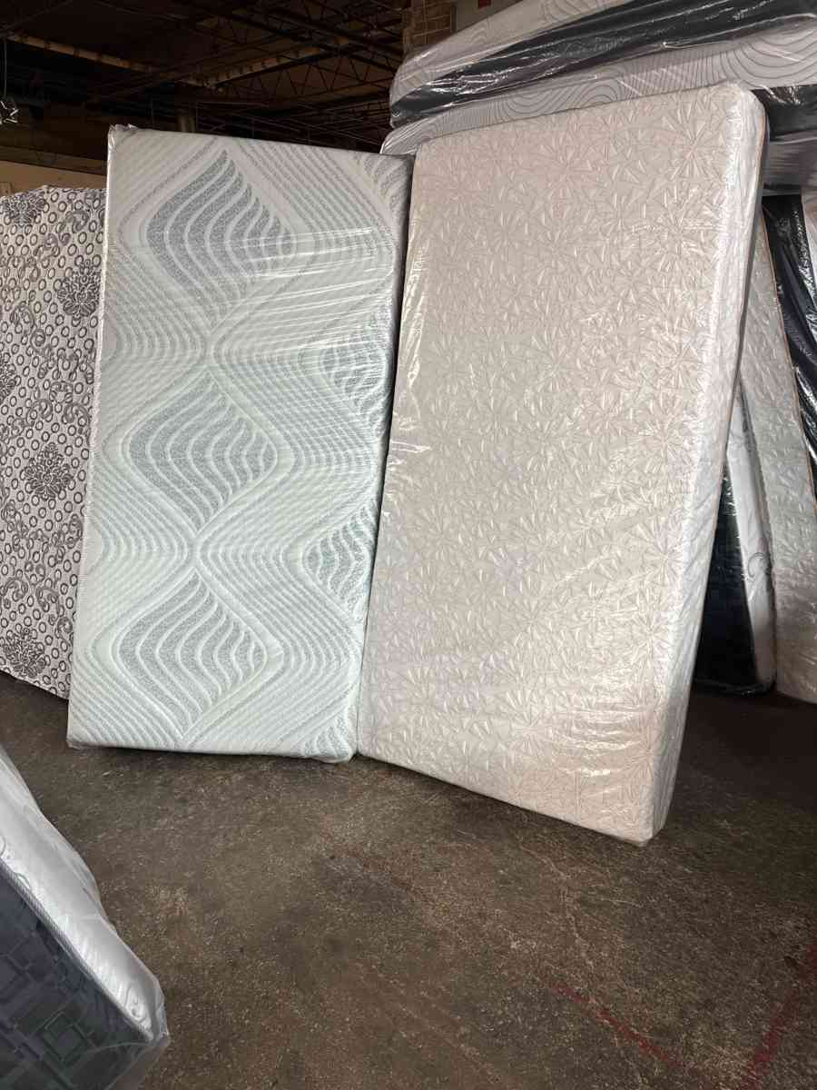 semi truck Matress on sale - Chicago, Illinois - FleaMarketBay