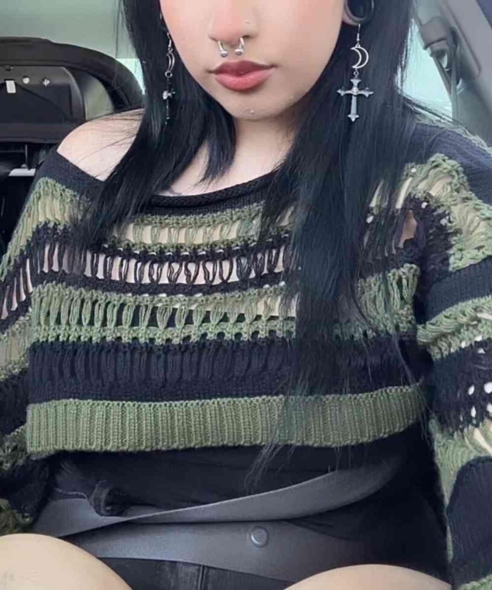 Striped Knit Bell Sleeve Crop Top size small - Trenton, New Jersey - FleaMarketBay