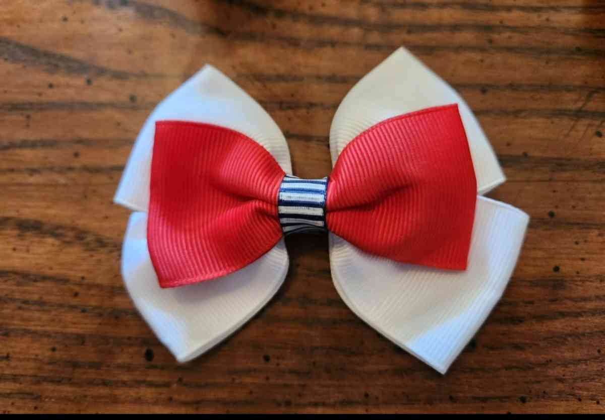 5 girl hair bows - Savannah, Georgia - FleaMarketBay