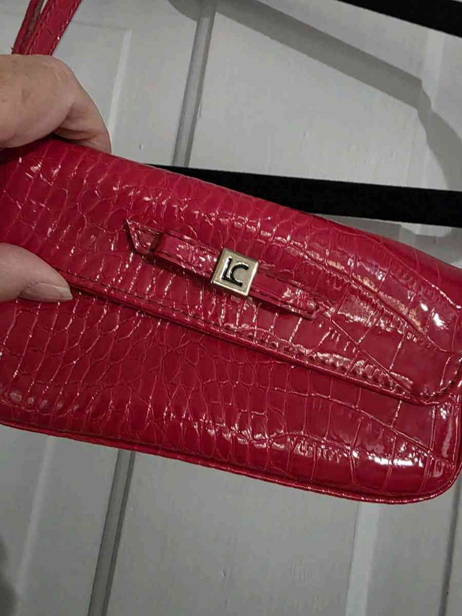 Liz Claiborne clutch wristlet wallet crocodile texture - Haines, Oregon - FleaMarketBay