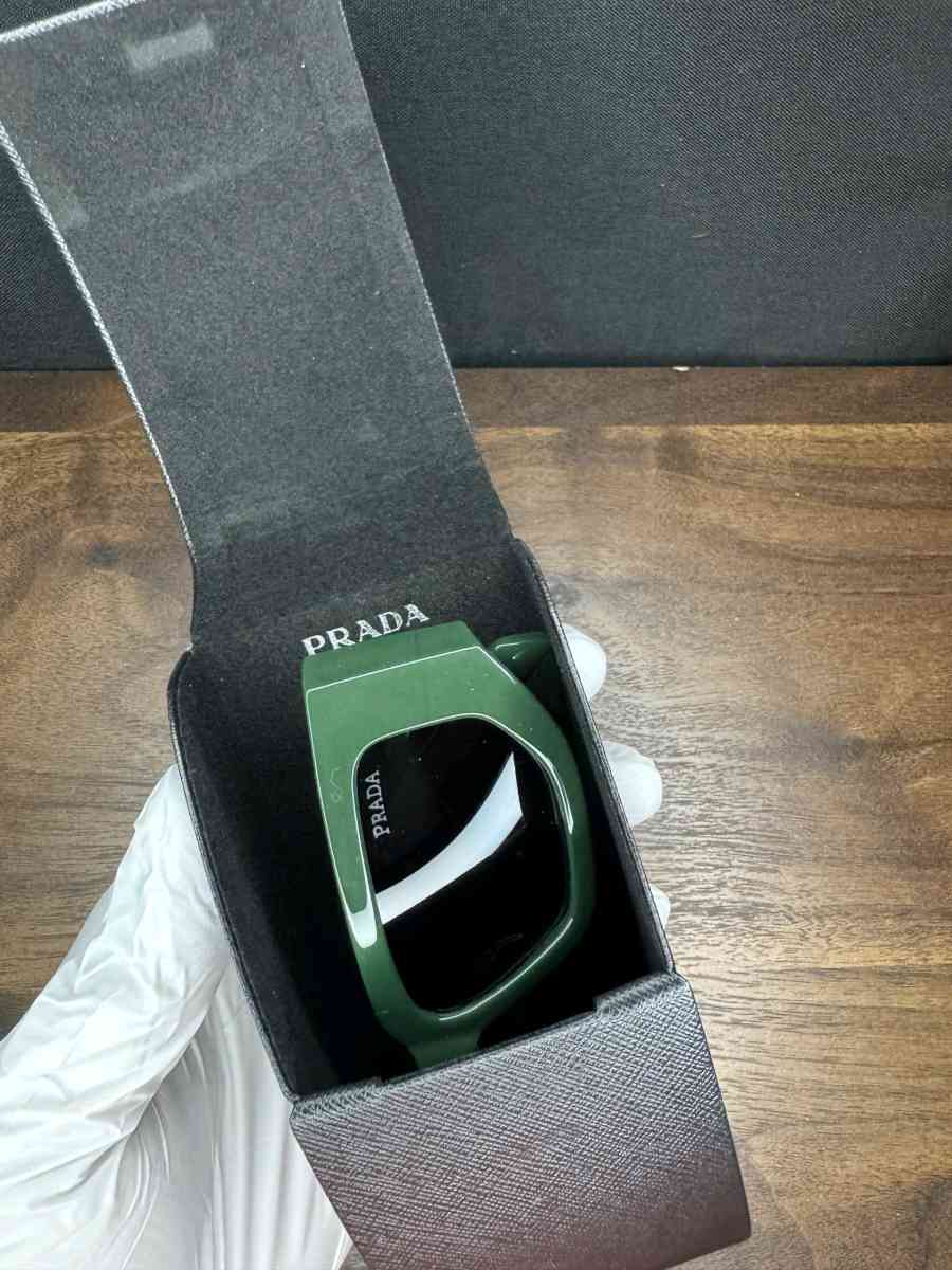 mens Prada Sunglasses - Los Angeles, California - FleaMarketBay