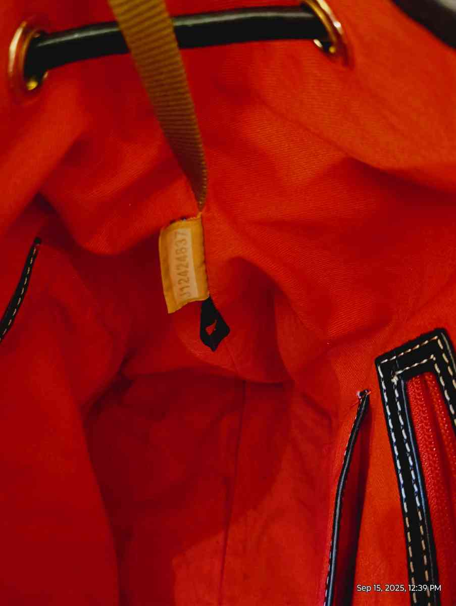 dooney and burke bag - Allegan, Michigan - FleaMarketBay