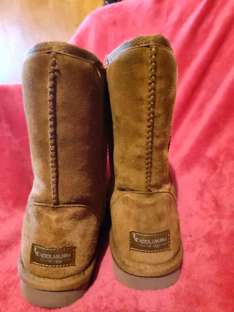 Koolabura by UGG size 8 tan womens boots - Mogadore, Ohio - FleaMarketBay