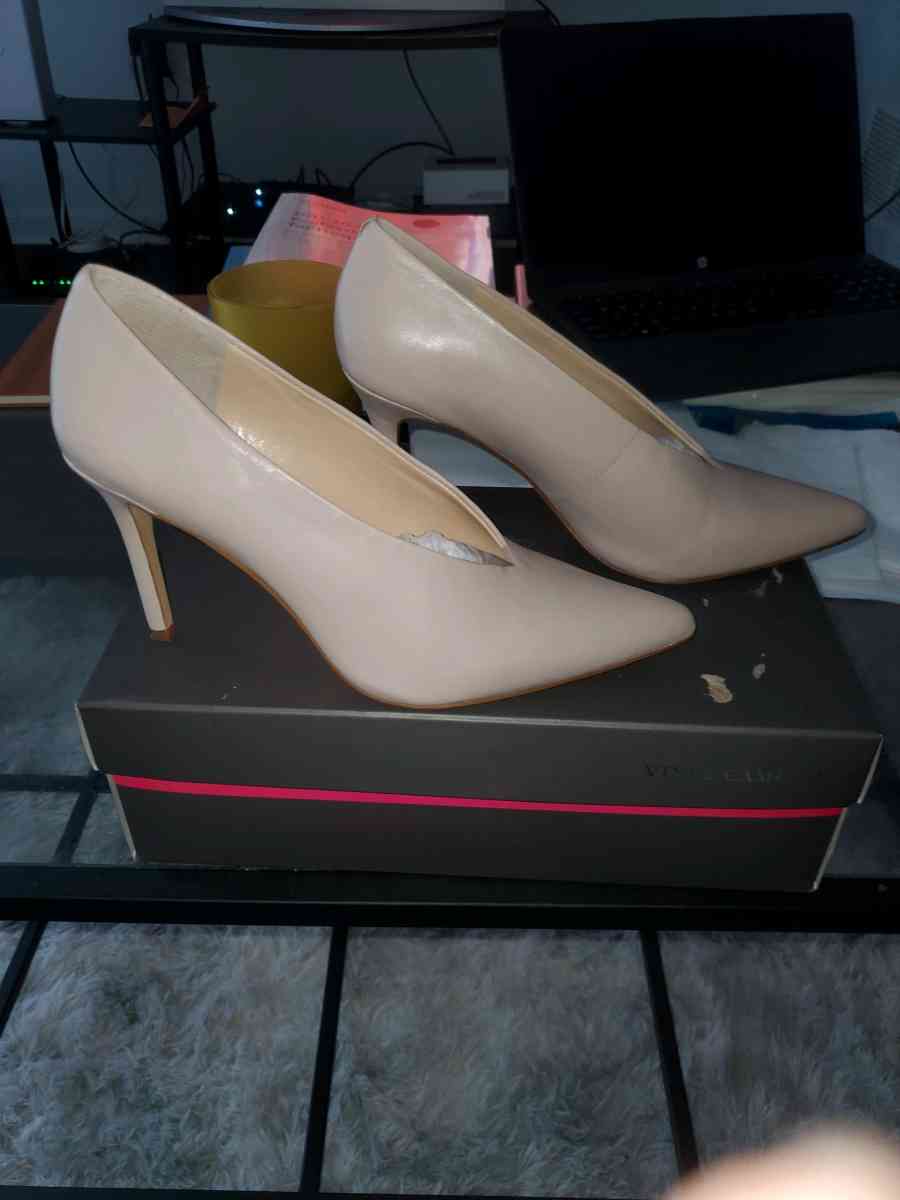 Vince camuto womans heels size 8 - Chester, Virginia