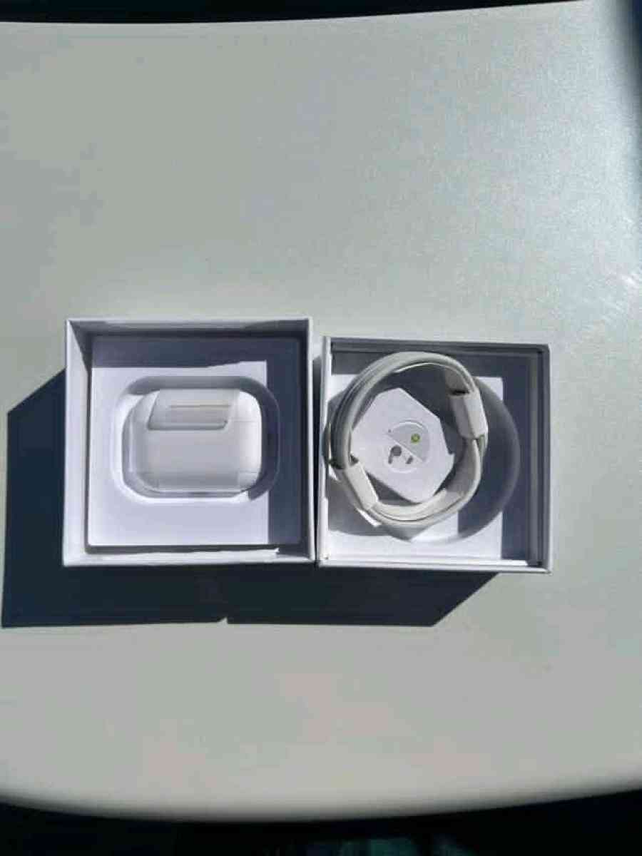 Airpods pro - Phoenix, Arizona - FleaMarketBay