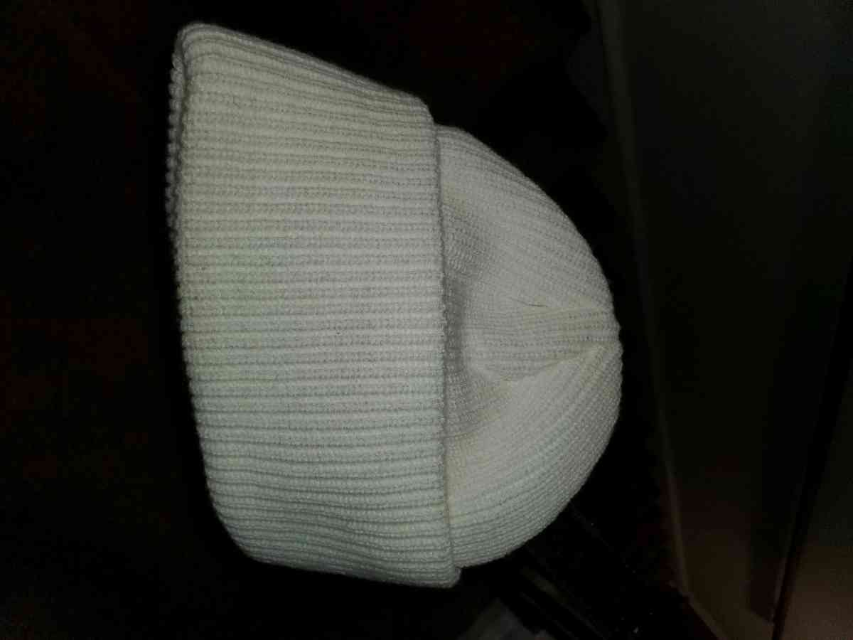 Amiri logo beanie white - Chester, Virginia - FleaMarketBay