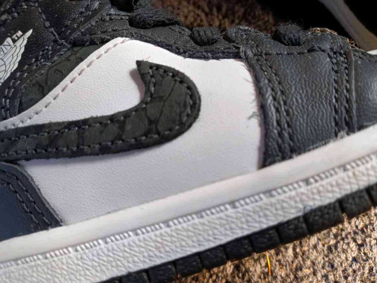 Air Jordan 1 Mid SE GS Panda Elephant infant sz 7 - Philadelphia, Pennsylvania