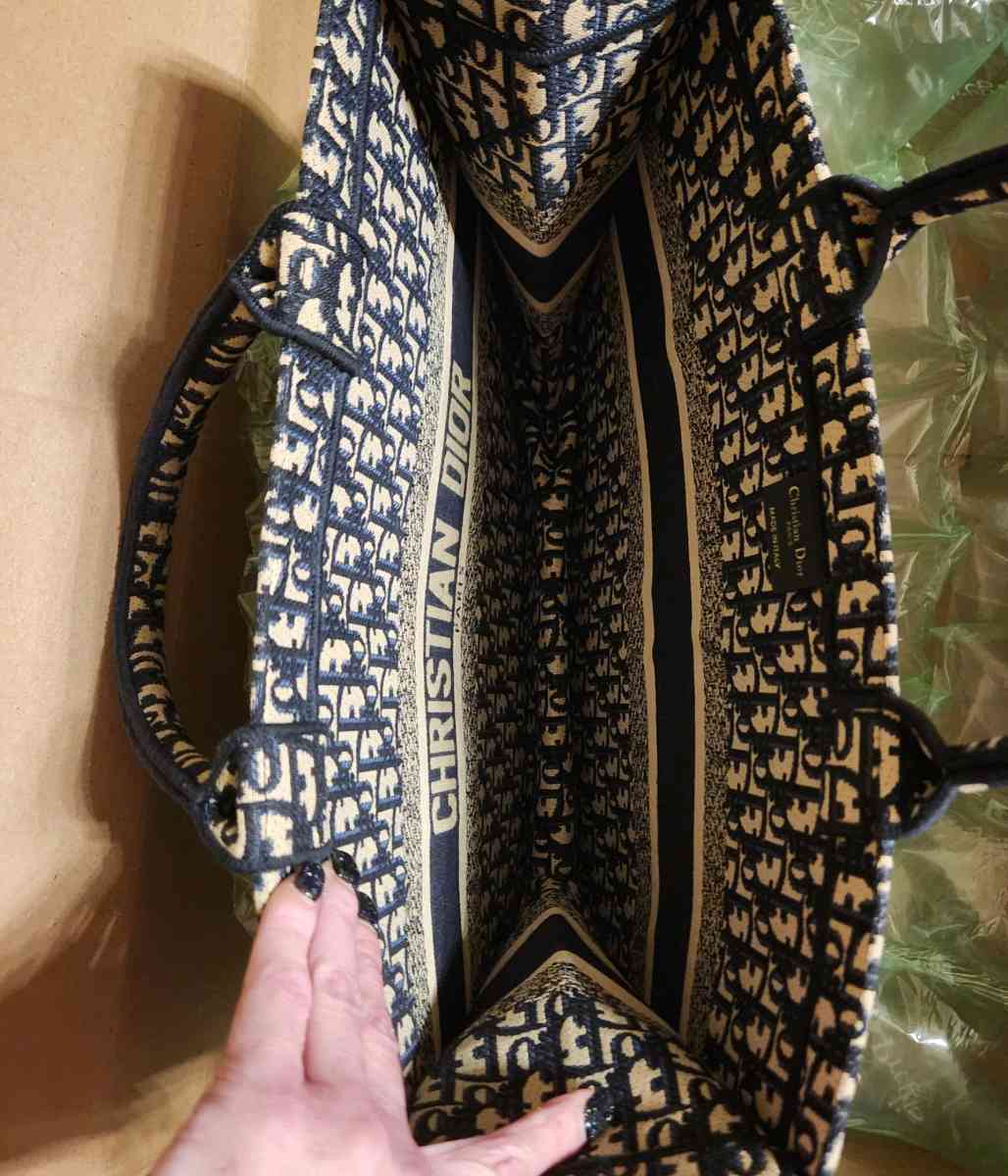Christian dior tote - Brunswick, Ohio - FleaMarketBay