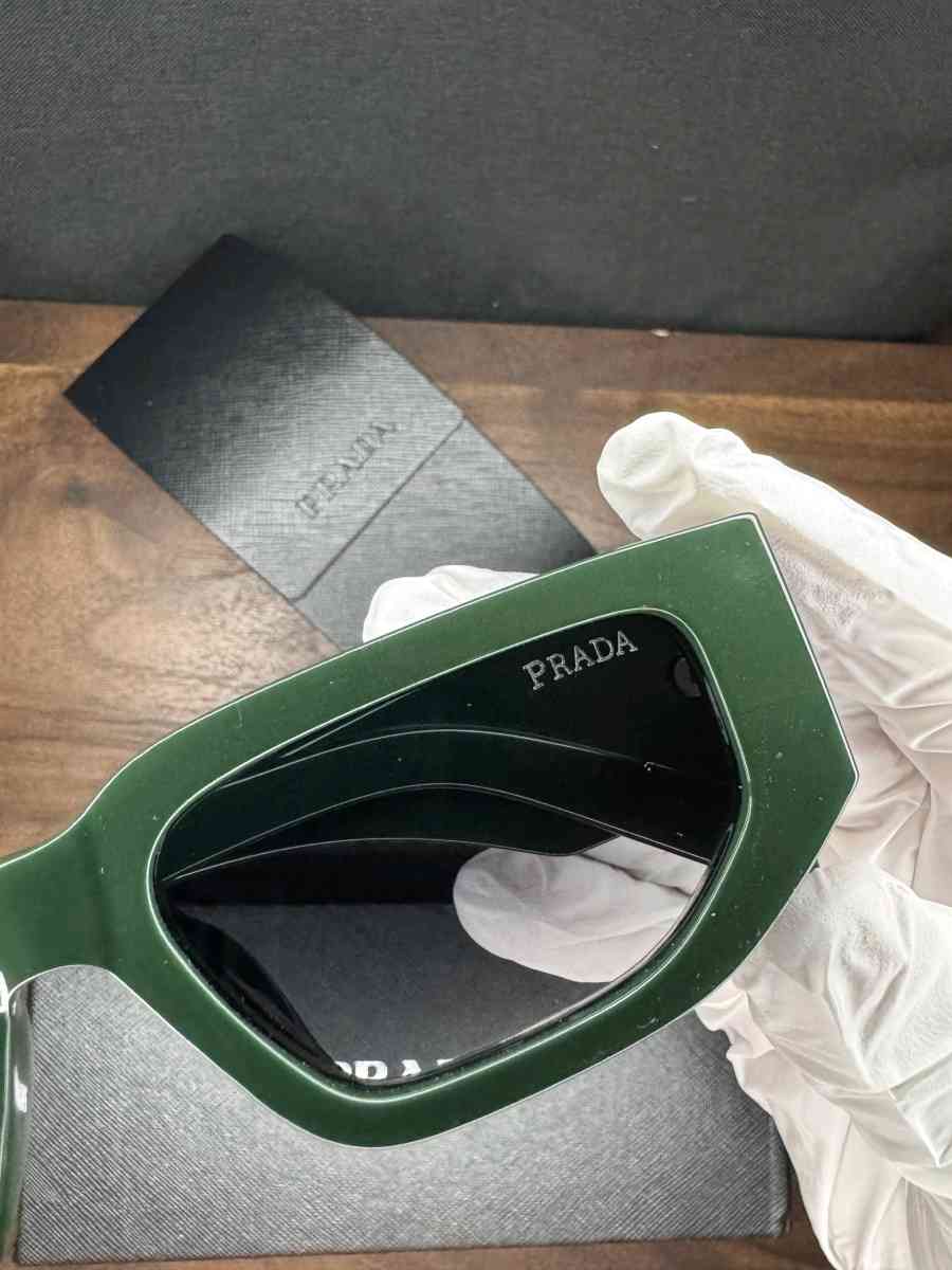 mens Prada Sunglasses - Los Angeles, California - FleaMarketBay