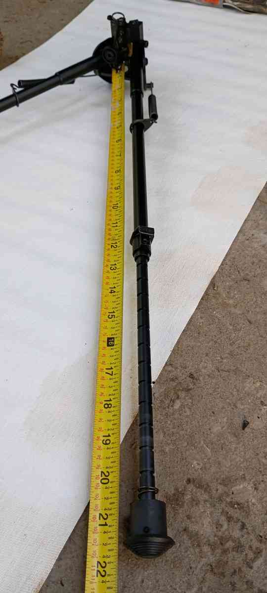 Tripod - Jonesville, Virginia - FleaMarketBay