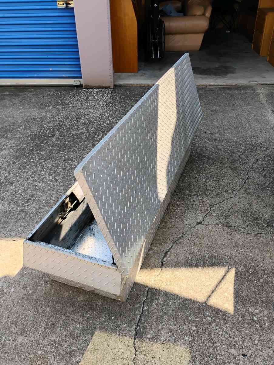 Galvanized steel diamond plate truck tool box 125 OBO - Irving, Texas - FleaMarketBay