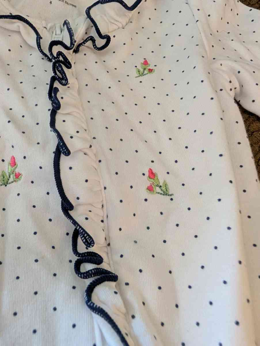 Baby white with blue dots sleepsuit with feet - Savannah, Georgia - FleaMarketBay