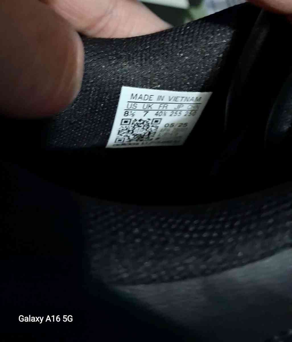 Adidas Vans Shoes - Hamilton, Alabama - FleaMarketBay