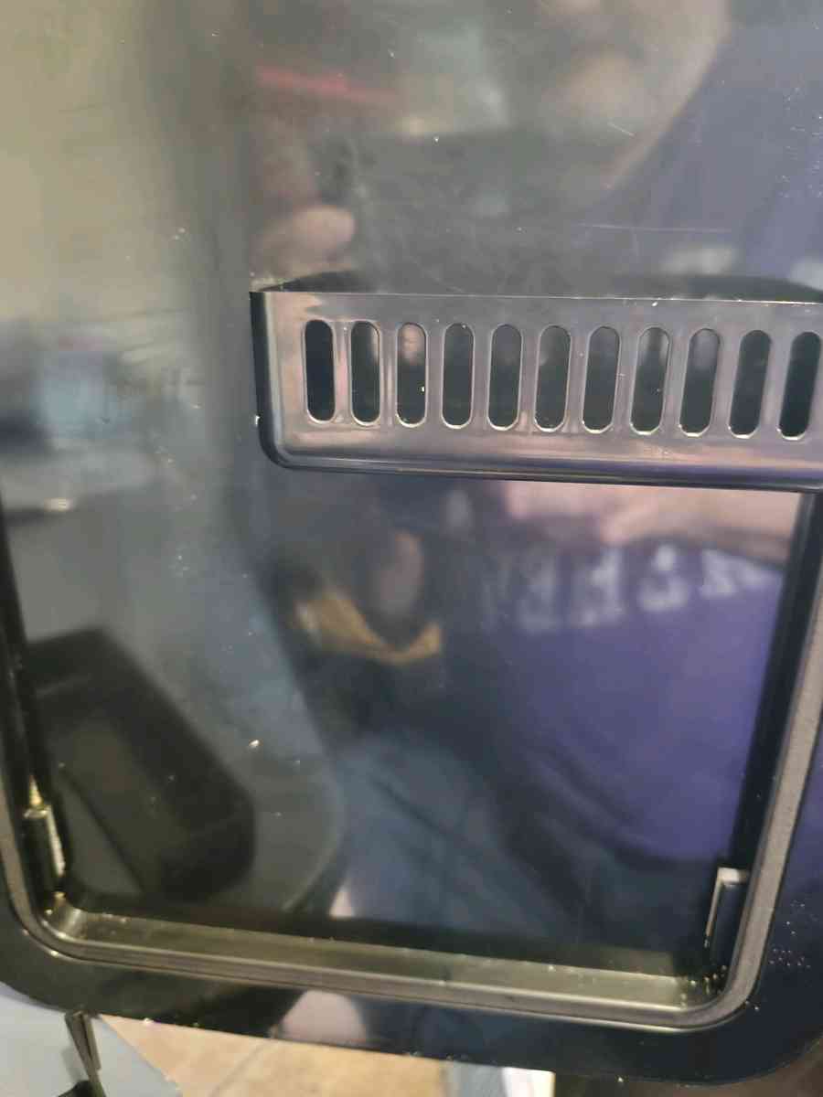 mini fridge Frigidaire - Lake Wales, Florida - FleaMarketBay