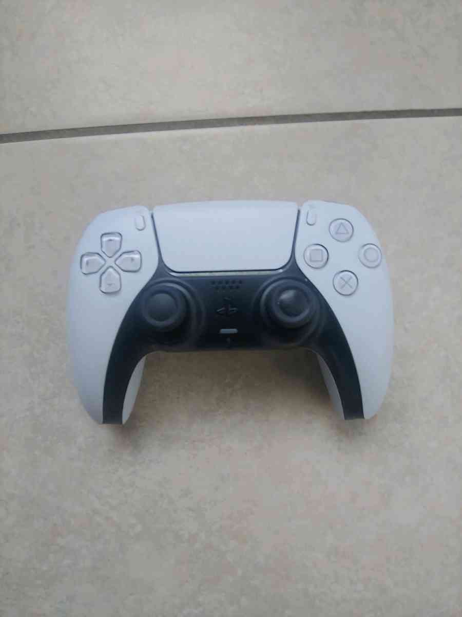 PlayStation 5 controller - Orlando, Florida