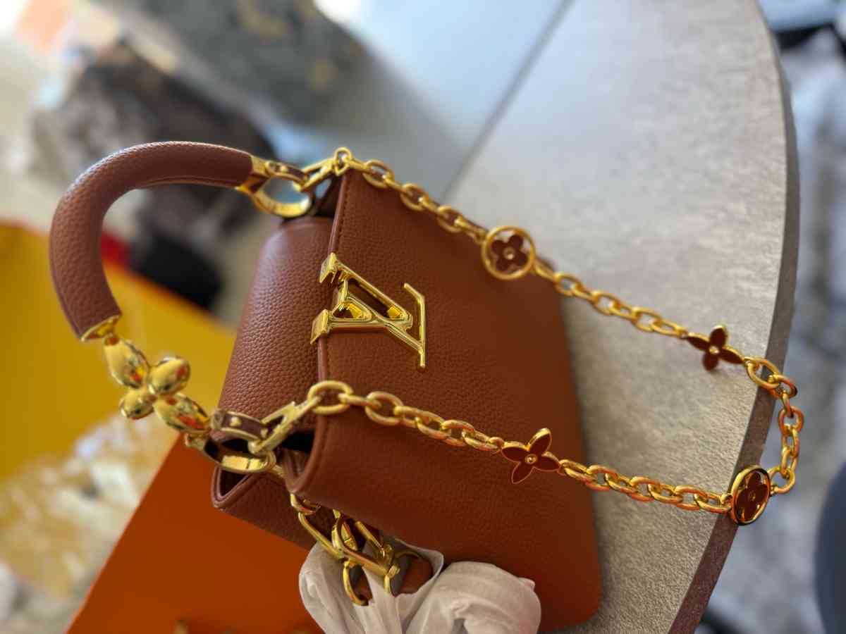 LV Purse - Riverside, California - FleaMarketBay