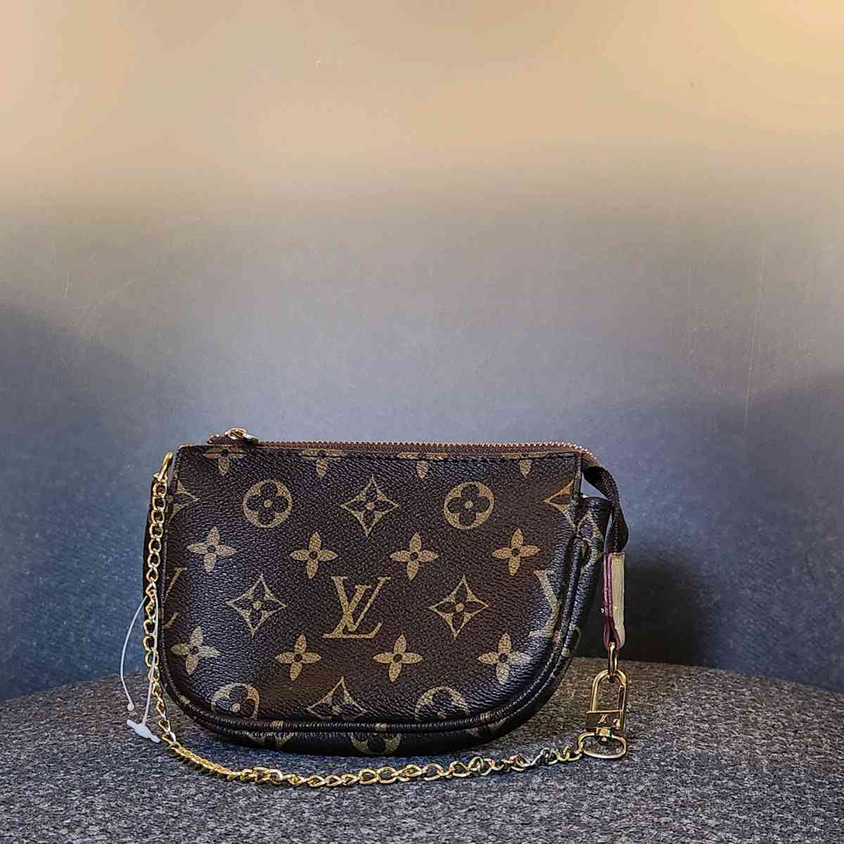Louis Vuitton M40156 Neverfull MM Monogram Tote with rare ma - Hutchinson, Kansas - FleaMarketBay