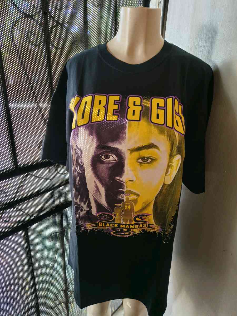 mens shirts are only available in sizes XL and XXL - Bell Gardens, California