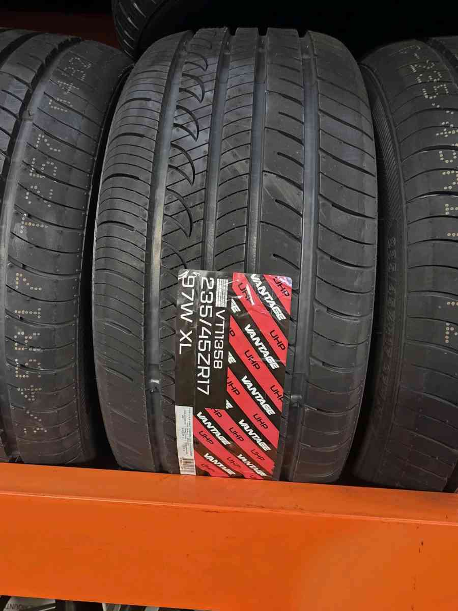 Vantage UHP 23545zR17  97W XL - Los Angeles, California - FleaMarketBay