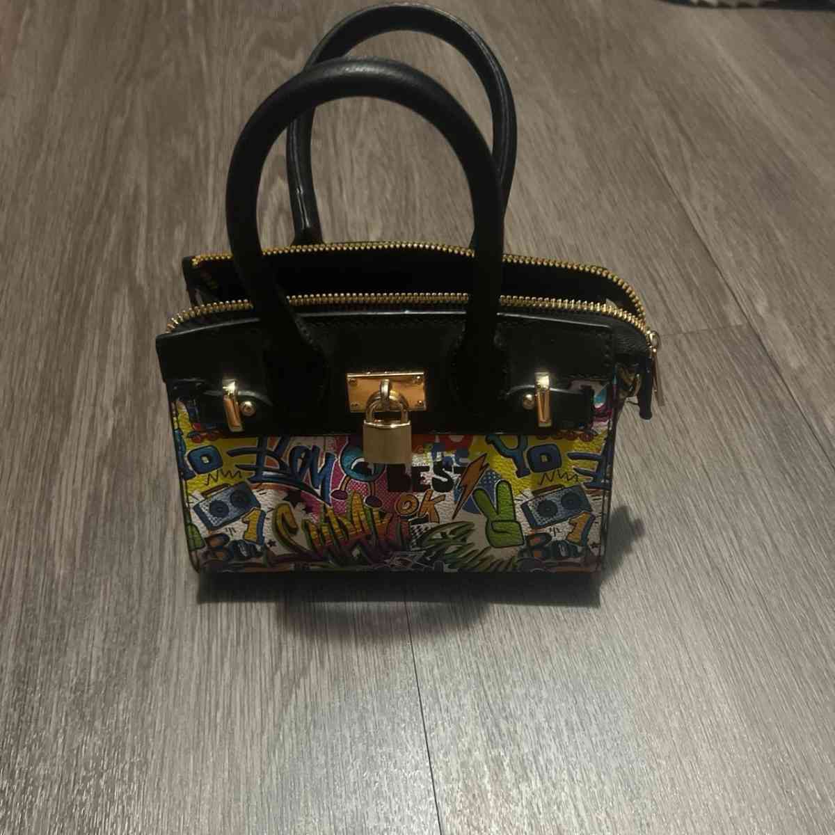 purse - Hazleton, Pennsylvania - FleaMarketBay