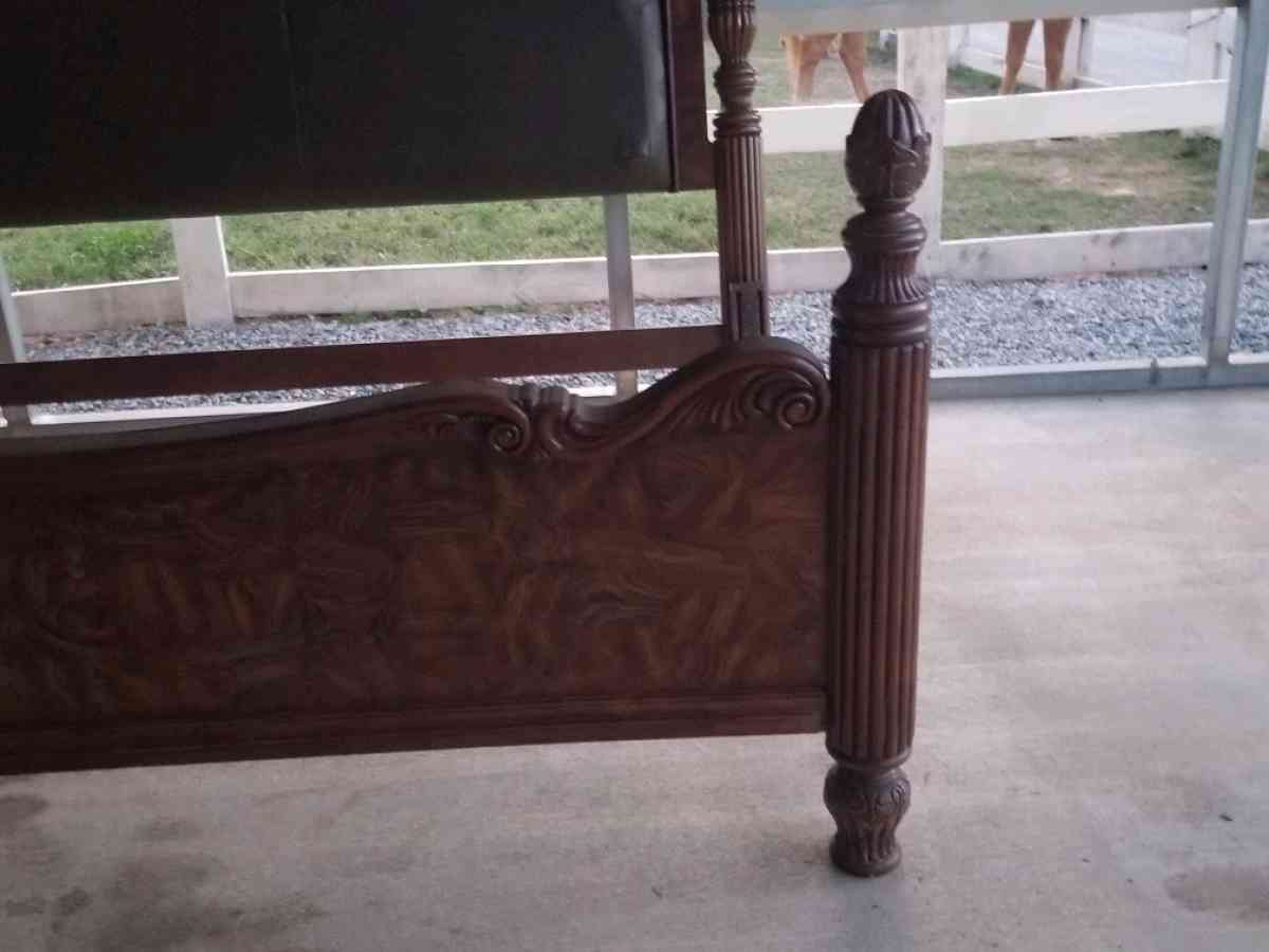 King size bed frame with or without mattress - Perry, Georgia