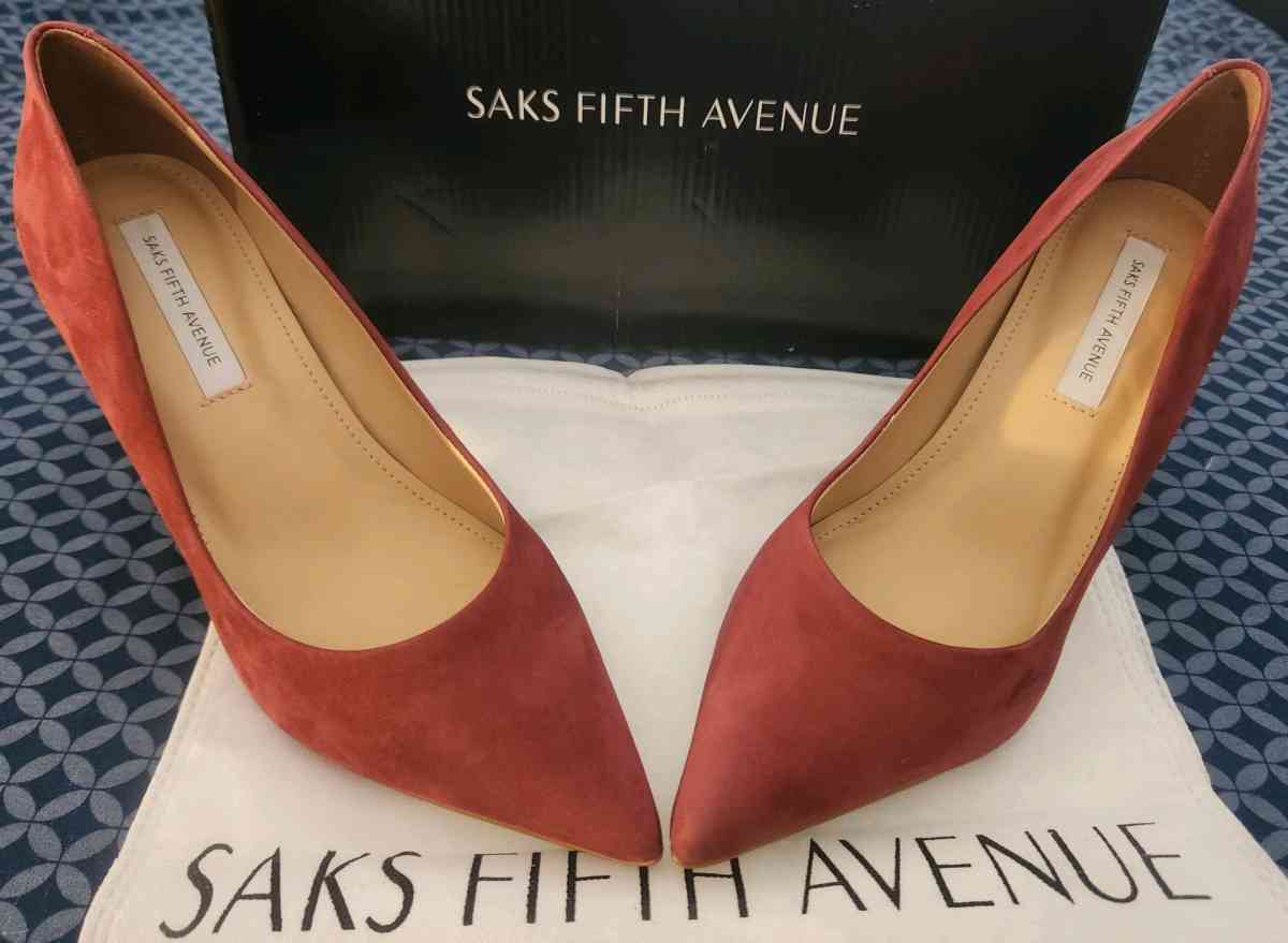 Saks Fifth Avenue red suede pumps - North Richland Hills, Texas