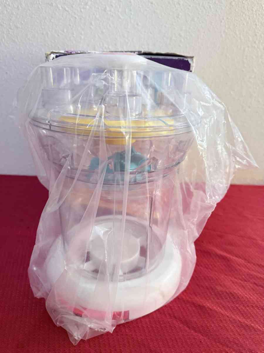 Wilton Kids Topping Tornado DAMAGE BOX ITEM IS NEW - Hondo, Texas - FleaMarketBay