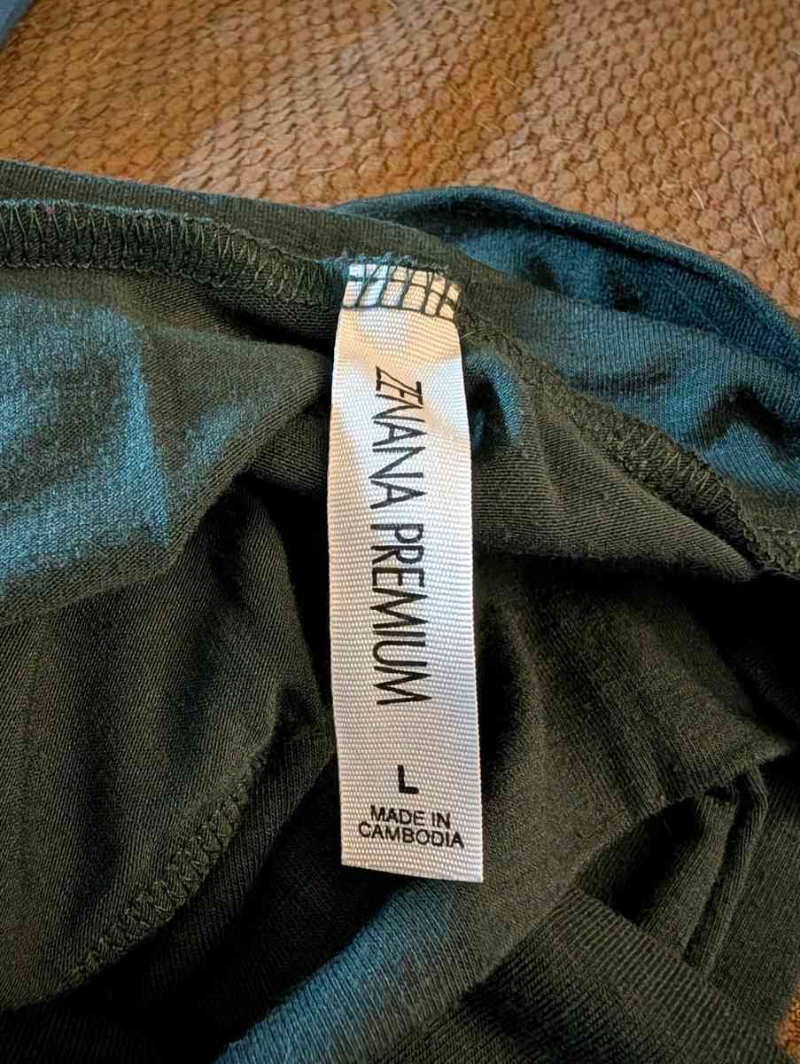 Blue and green largelegged pants - Savannah, Georgia - FleaMarketBay