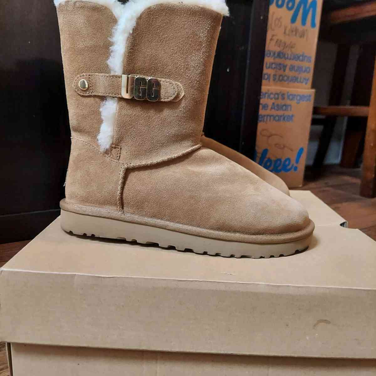 ugg boots - American Canyon, California