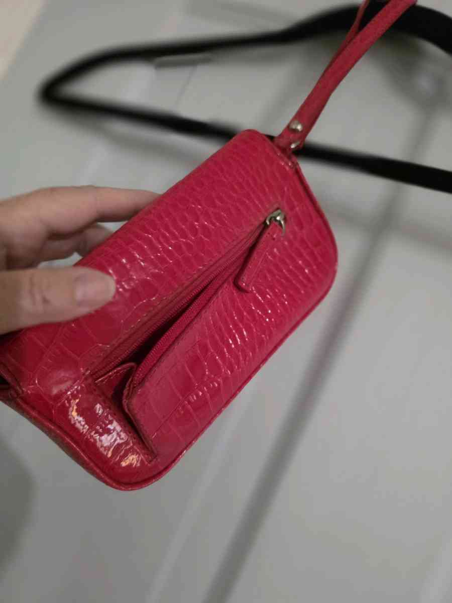 Liz Claiborne clutch wristlet wallet crocodile texture - Haines, Oregon - FleaMarketBay