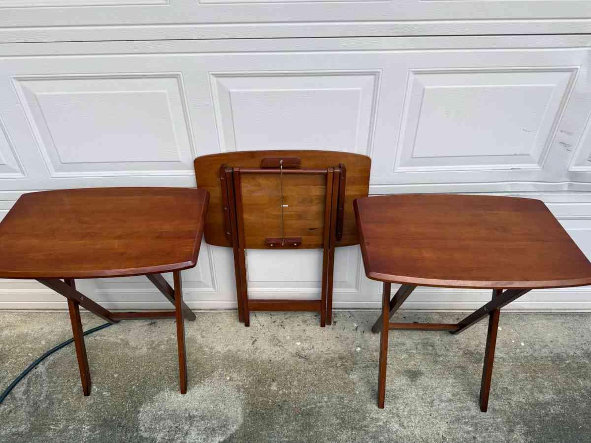 Tv dinner stands - Richardson, Texas