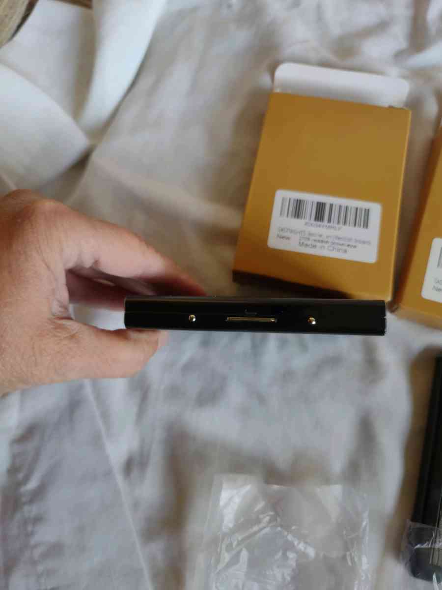 Security Wallets for men and women - Gary, Indiana - FleaMarketBay