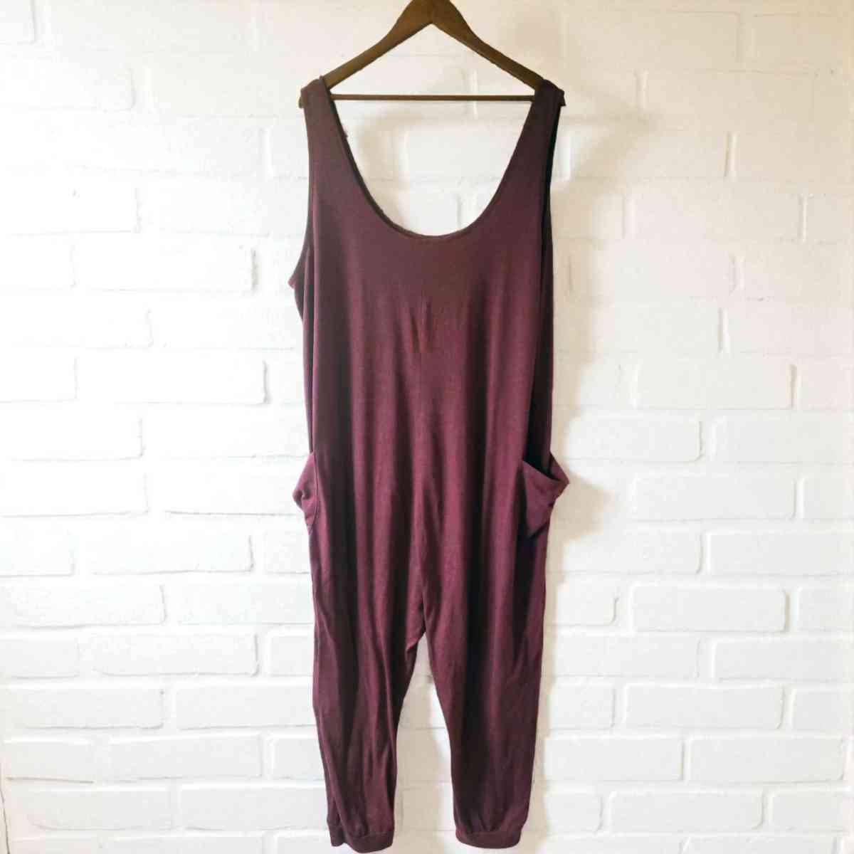 Maroon Stretchy Jumpsuit - Herriman, Utah - FleaMarketBay