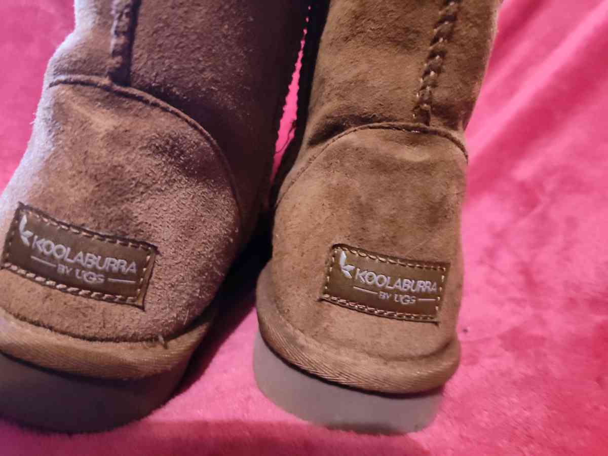 Koolabura by UGG size 8 tan womens boots - Mogadore, Ohio - FleaMarketBay