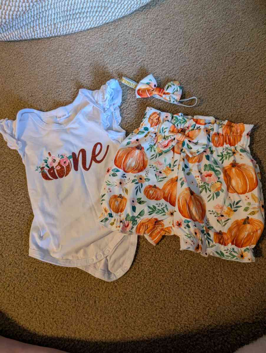 One pumpkin baby outfit