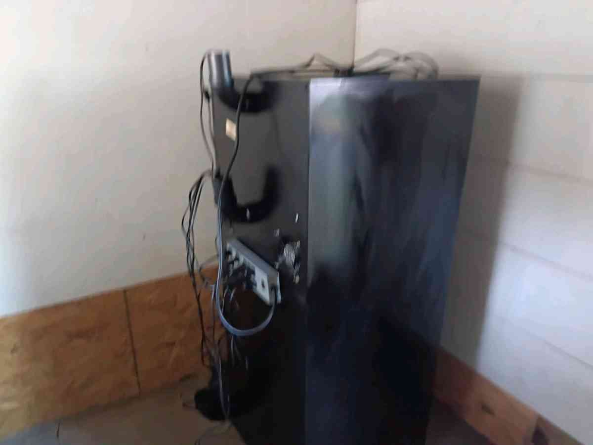 Super Closet Deluxe  Grow Cabinet - Pekin, Illinois - FleaMarketBay