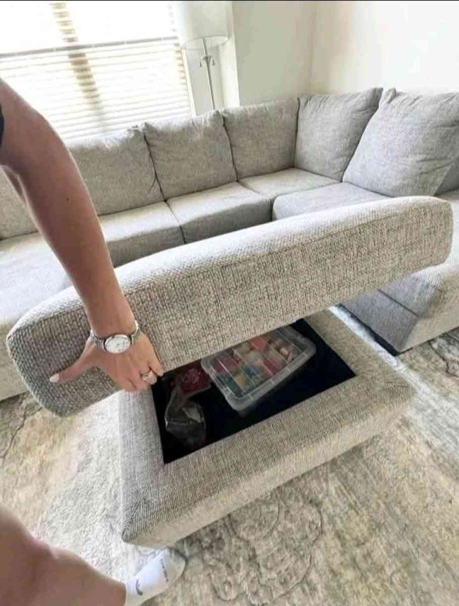 couch - Albuquerque, New Mexico - FleaMarketBay