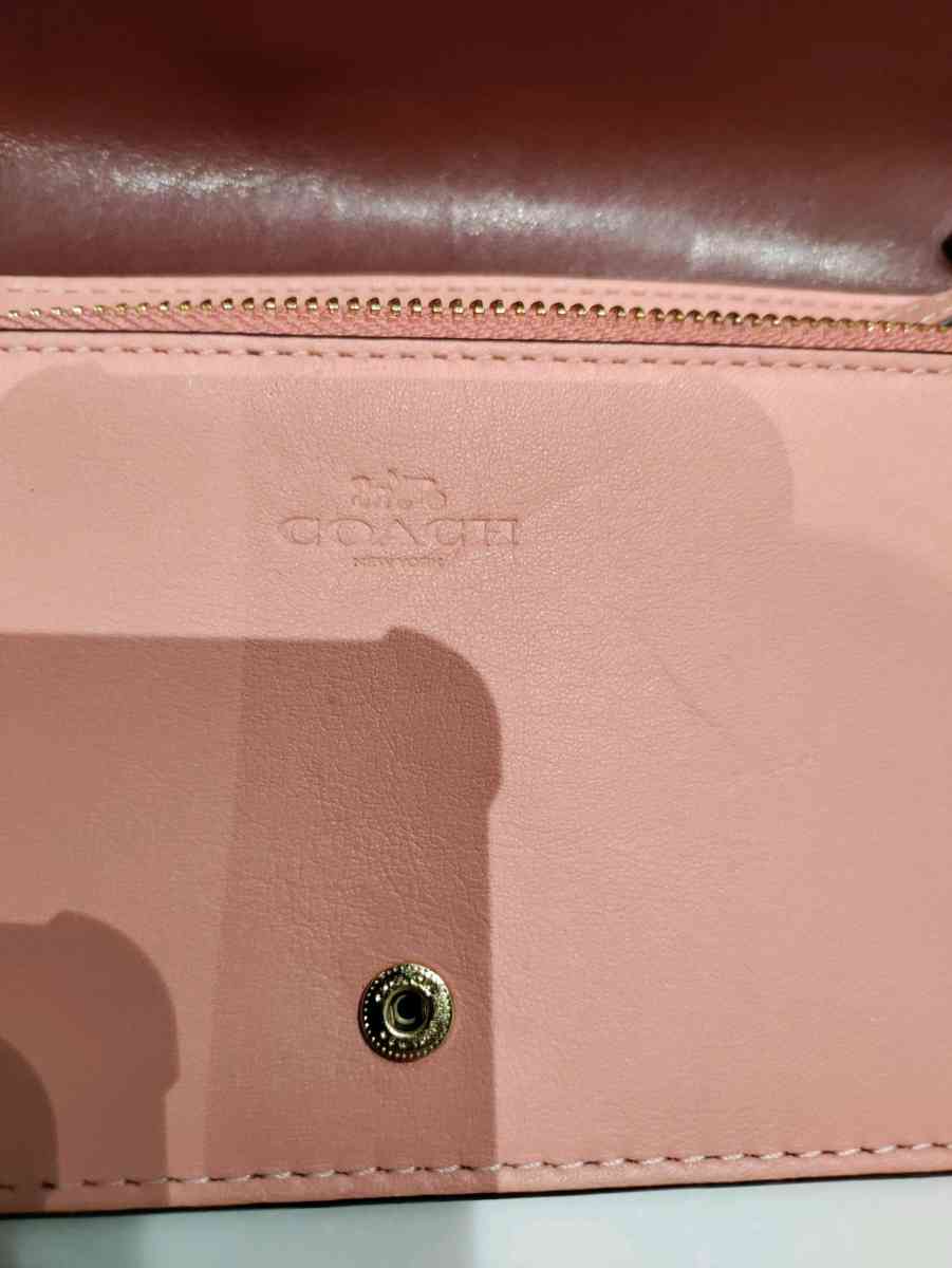 Coach Crossbody In Light Pink - Phoenix, Arizona - FleaMarketBay