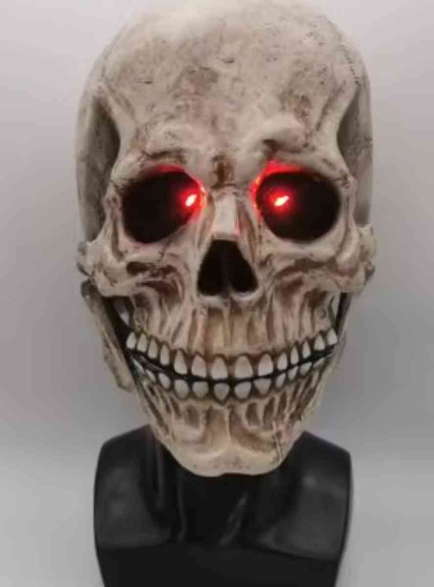 Movable Jaw skull mask 2 for 19 with glowing eyes - Merced, California